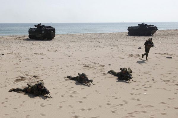 ROK, US carry out joint landing drill