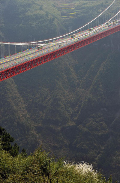 Grand suspension bridge opens to traffic