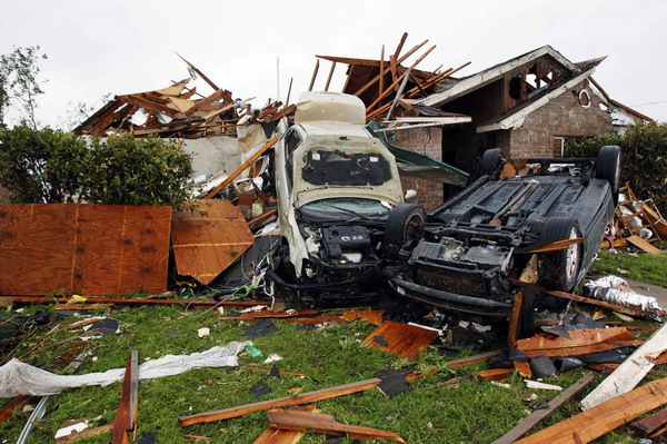 Power cut, flights delayed after Texas tornado