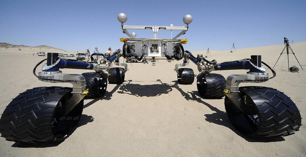 Mars rover 'Curiosity' tested in desert