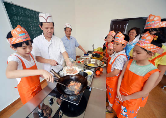 Summer camp teaches kids housework skills