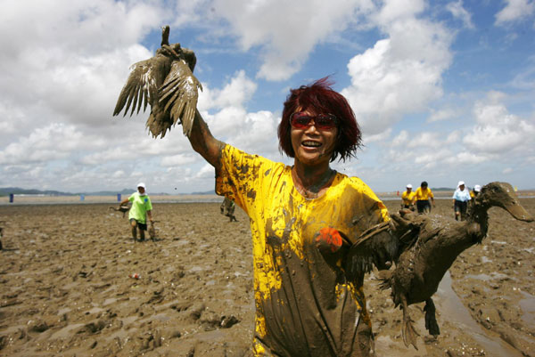 Mud Games held in East China