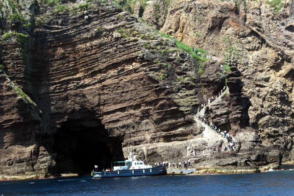 ROK holds ceremony for monument on disputed islets