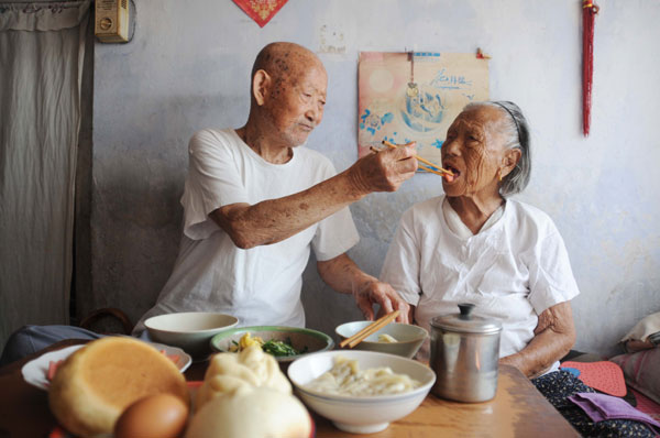 Couple marks 83rd Chinese Valentine together