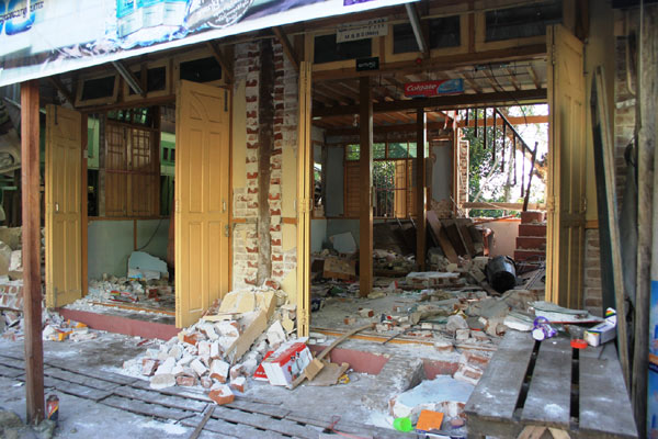 Myanmar quake kills at least 12