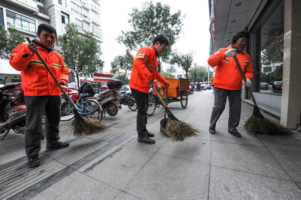 Civil servants allocated to clean streets