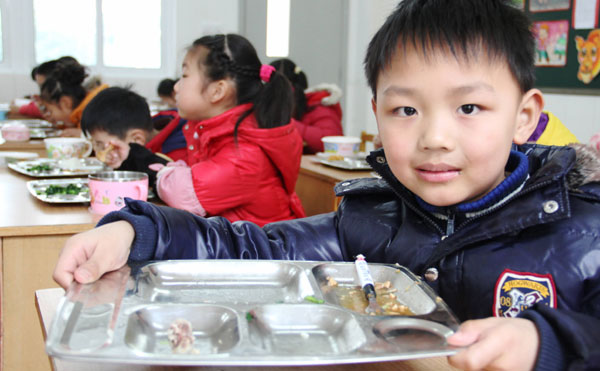 Clean plates as school cuts waste