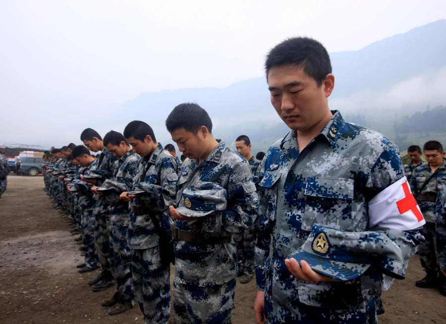 Mourning for the Lushan quake victims in SW China