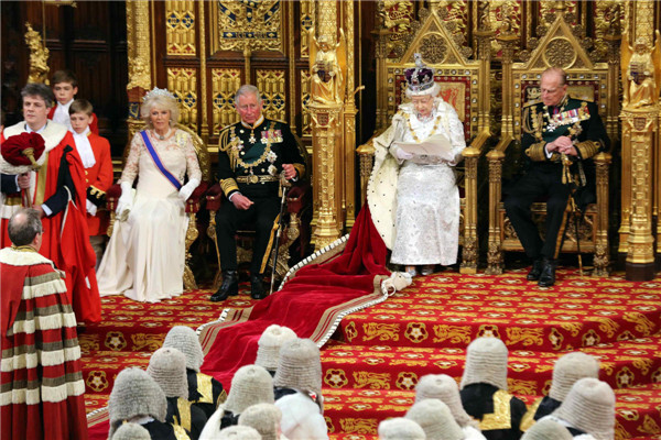 Queen Elizabeth opens Parliament