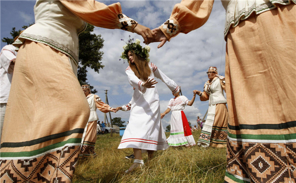 Belarusian women celebrate Rusalle festival