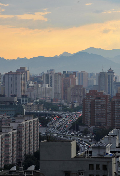 Beijing enjoys clear sky after brief thunderstorm