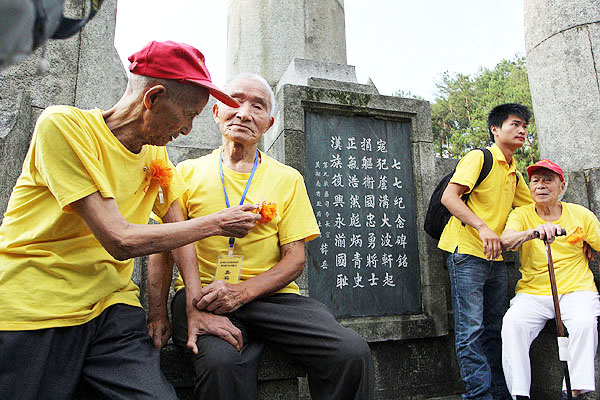 Chinese soldiers' shrine home after 71 years