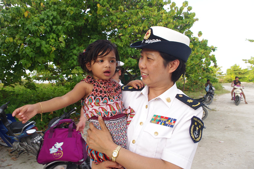 Hospital ship Peace Ark stops in Maldives