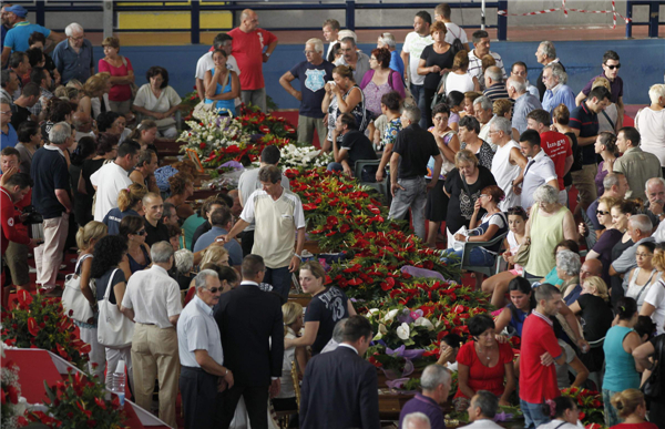 Italy mourns victims of coach accident