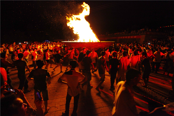 Yi ethnic group celebrate Torch Festival