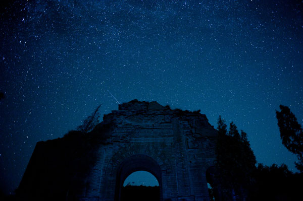 Meteor shower illuminates night sky