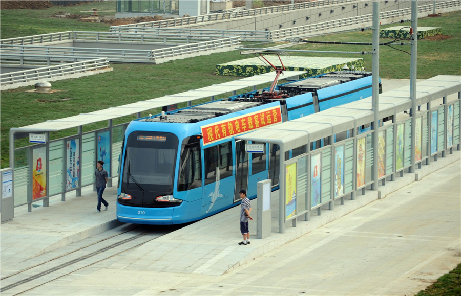 China's 1st modern tram network begins trial run