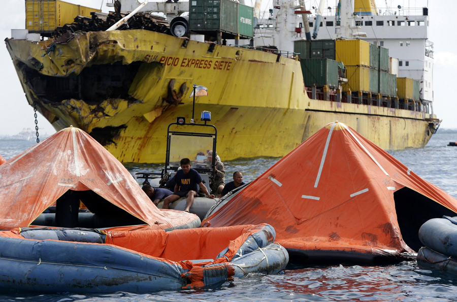 28 dead, 214 missing in Philippine ship collision