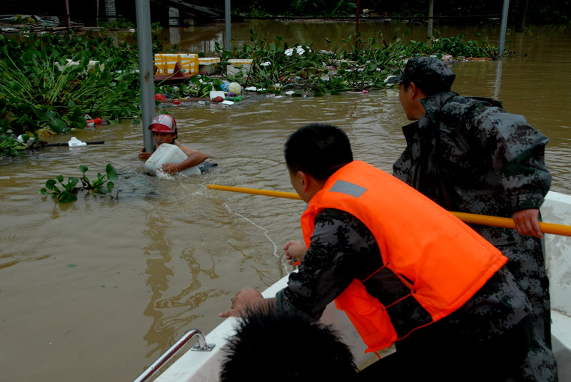 9 killed in south China floods