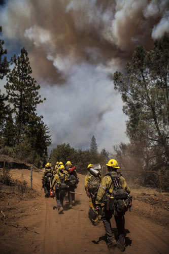 Wildfire rages in California