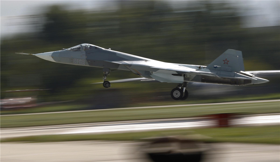 Moscow air show opens with flight demonstrations