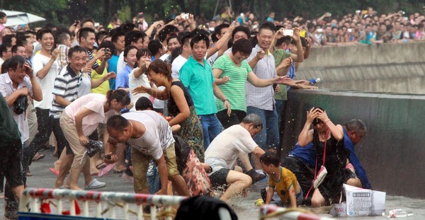 High tide at Qiantang River