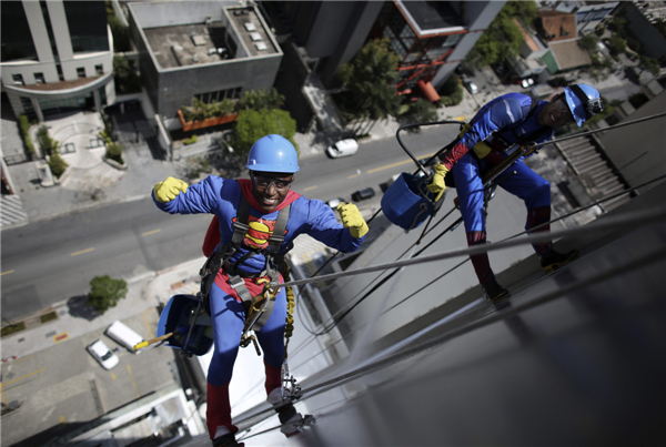 Superheros cheer up sick children