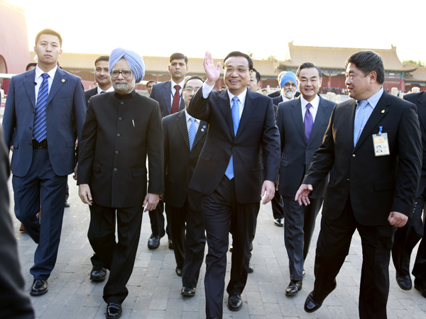 Li escorts Indian PM on Forbidden City tour