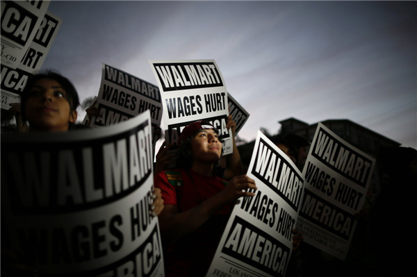 50 arrested at LA protest over Wal-Mart wages