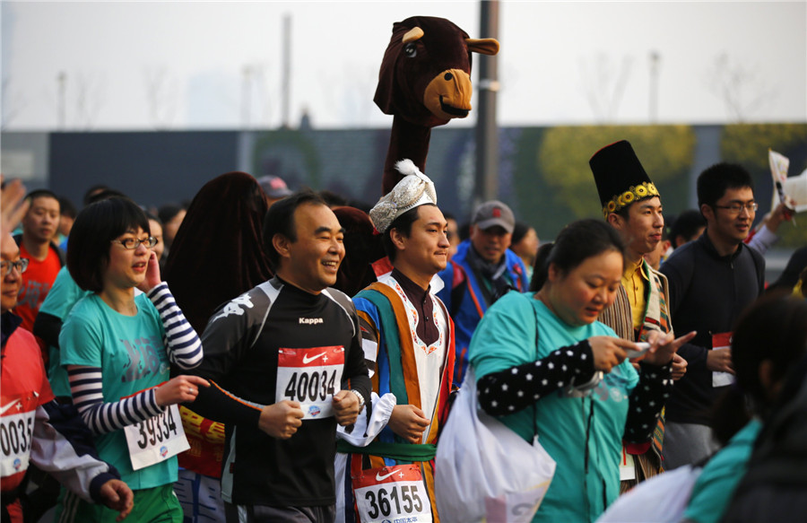 Shanghai International Marathon kicks off