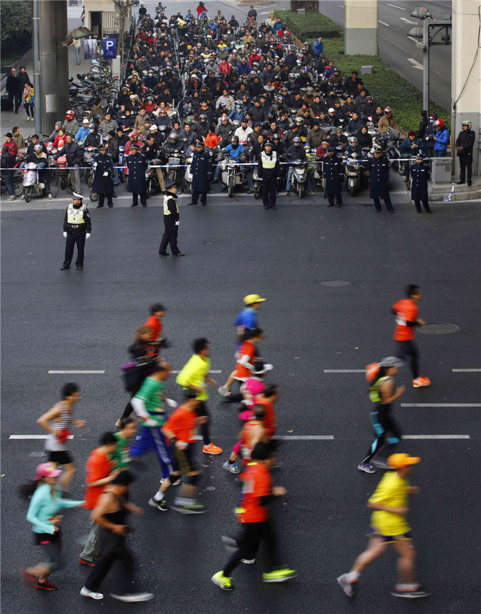 Shanghai International Marathon kicks off