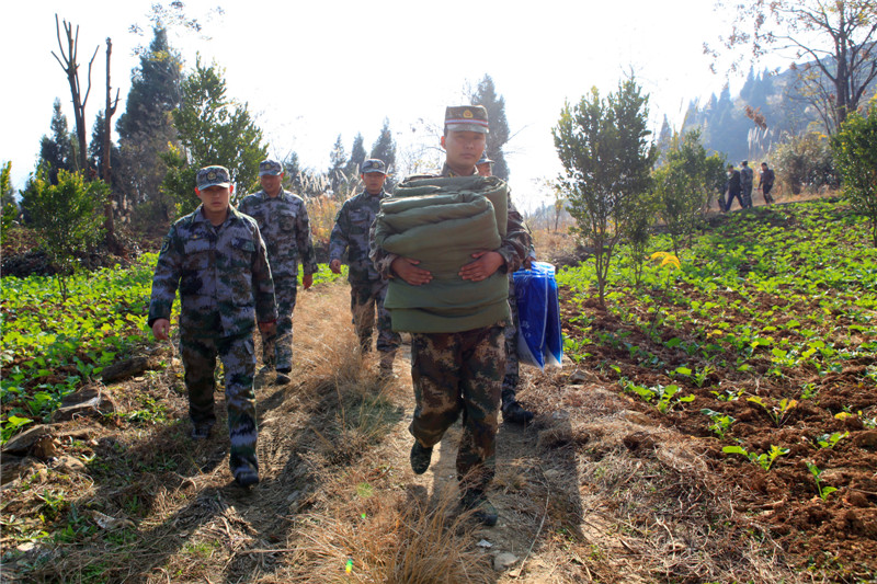 Relief work begins after quake in C China