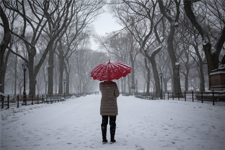 Snow storm wallops NE USA