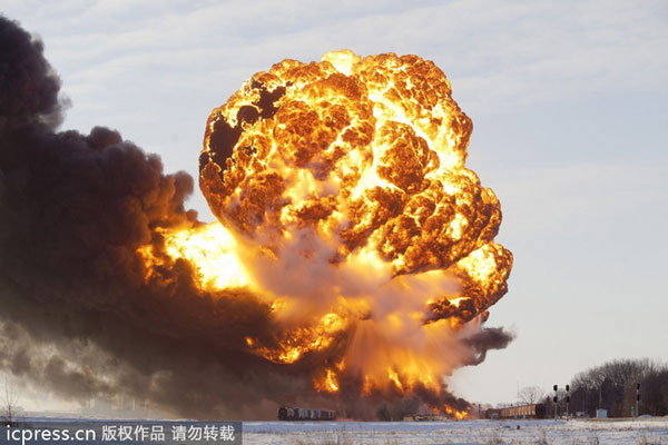 Derailing causes train blast in N Dakota, US