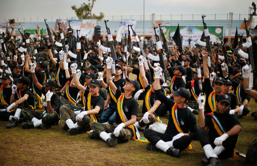 Palestinian students attend graduation ceremony