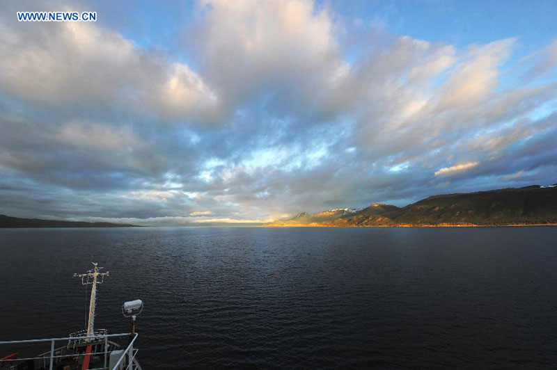 <EM>Xuelong</EM> arrives in Ushuaia, Argentina