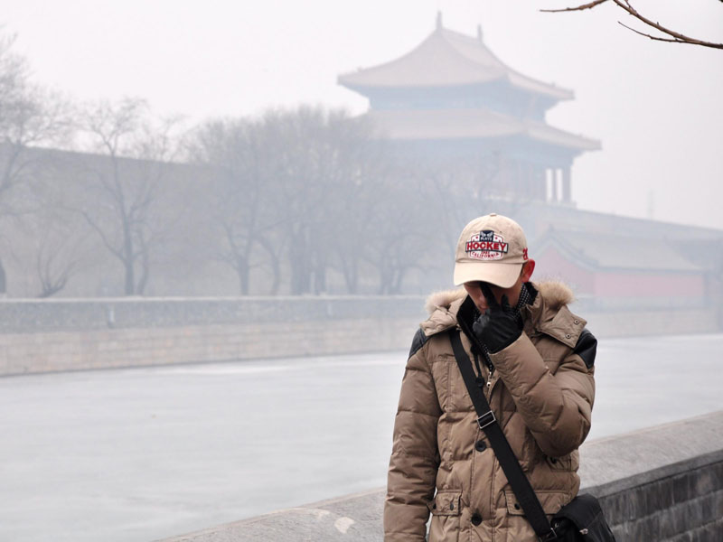 Heavy smog lingers in large area of N China