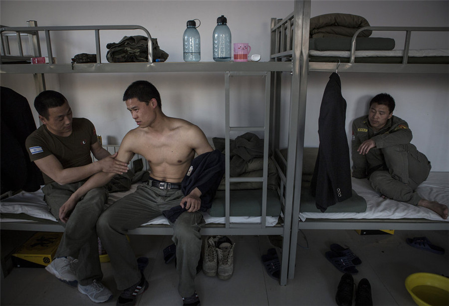 Tough training at Beijing bodyguard camp