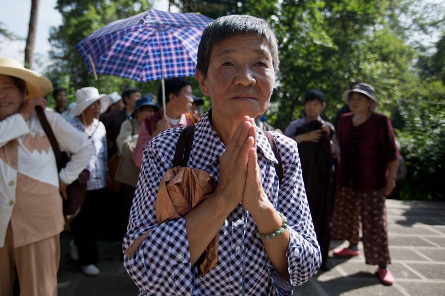 Urns of Chinese expeditionary soldiers buried in cemetery