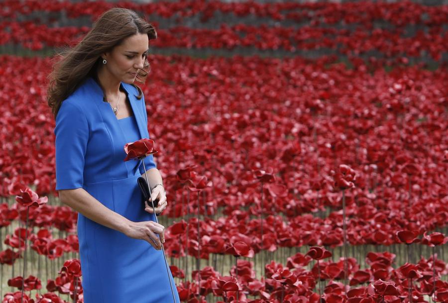 Britain's royal family commemorates WWI