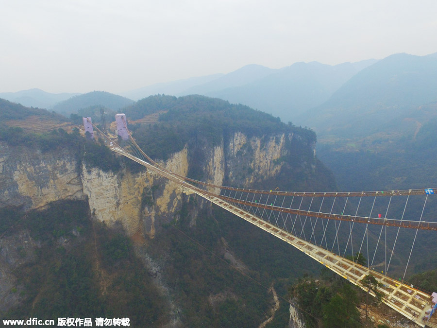 World's highest glass skywalk gets off the ground