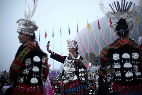 Actors attending the opening ceremony