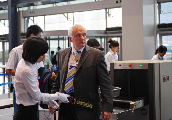 2011 Summer Davos opens in Dalian