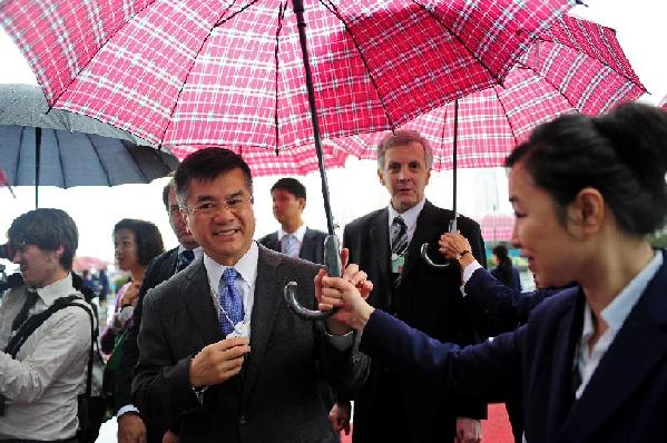 2011 Summer Davos opens in Dalian