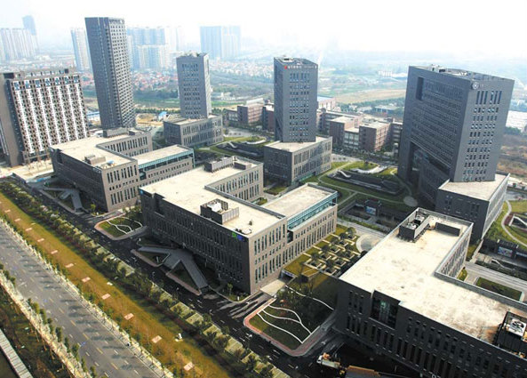 Chengdu zone stresses ecology, industry