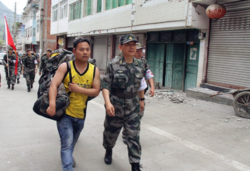 First air-lift medical team withdraws from Lushan quake zone