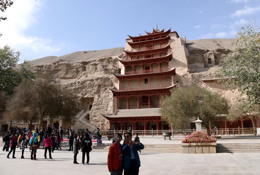 China's tourism industry contributes 10.1% to GDP