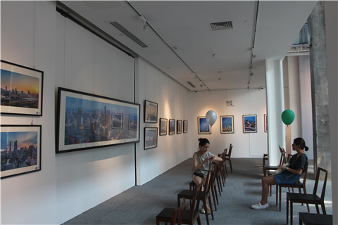 Rooftop photographer shows off Wuxi skyscraper views