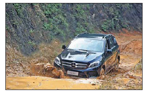 Mercedes-benz gle suv unveiled as 'master of all terrains'