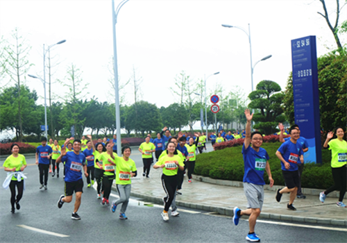 5k run motivates Liangjiang